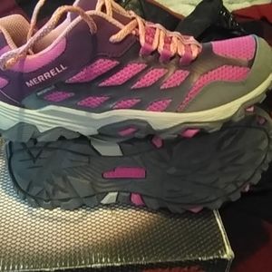 * NEVER WORN * Merrell hiking shoes